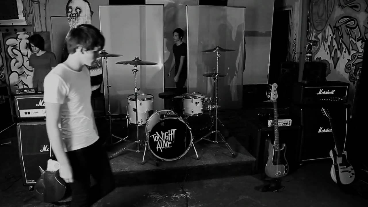 Tonight Alive — Wasting Away