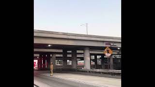 フリーウエイで事故です。