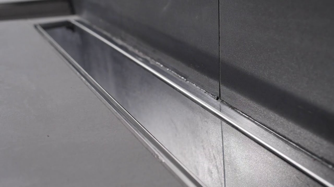 Video Tutorial | Showertec Linear - Canalina scarico orizzontale, installazione su massetto