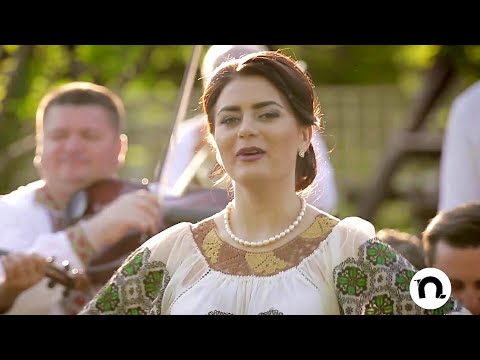 Potcoava de AUR and Mihaela Tabură