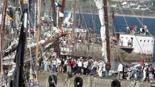 preview picture of video 'fetes maritimes de DOUARNENEZ'