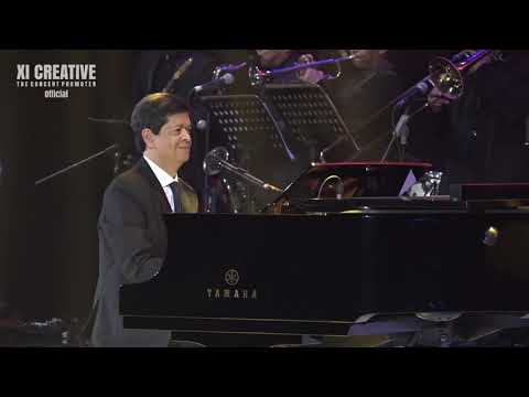 CANDRA DARUSMAN  ' THE PIANO MAN ' Feat. HIVI! - Balada Seorang Dara