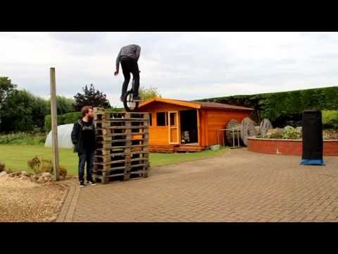 Mike Taylor - 155cm Unicycle hop feat. Gareth
