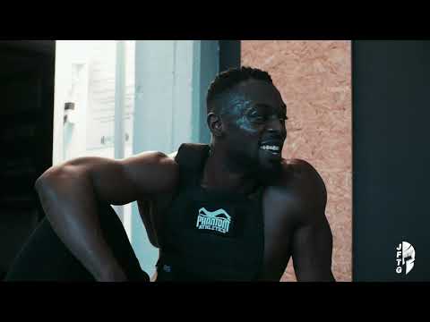 Interview mit Pro MMA Fighter Niko Serbezis