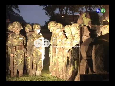 為朱銘美術館揭碑 總統校閱三軍雕像