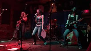 The Donnas [cover band] - Rock 'n' Roll Machine (live 10/14/17 @ 2017 Howlers Halloween Show)