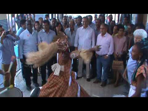 NEGRAS PERFUMADAS NA RECEPÇÃO AO GOVERNADOR DA BAHIA