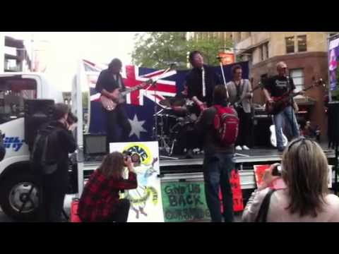 Doc Neeson and the Dynasours