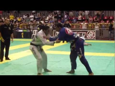 Romulo Barral vs Vinícius Marinho - IBJJF Rio Open 2012 - Black Adult