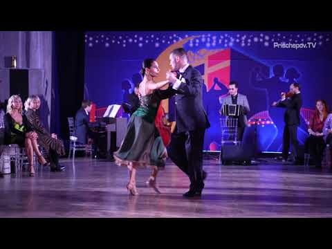 a  dance  to  a  vals  by  Solo Tango Orquesta  at  La Boca Tango Festival  in  2021