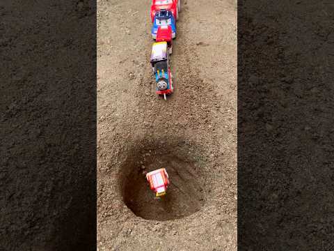 jcb pushing 5 cars in to deep pit monster jam seeing near #jcb #jcpbackhoe #jcp #jcbvideo #toys #car