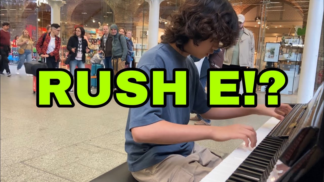 15 year old pianist plays RUSH E in public (the hardest piano song in the world)