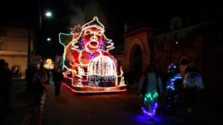 preview picture of video 'Carnaval de Vitré 2013 - les Gais Lurons - Défilé nocturne'