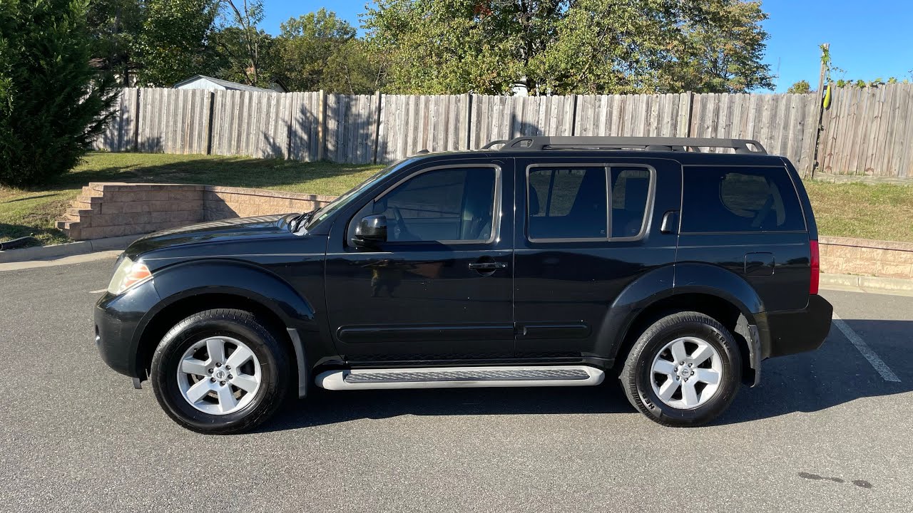 2008 Nissan Pathfinder SE 4x4!