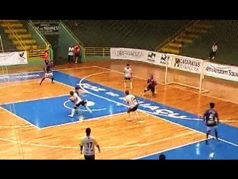 Os melhores momentos de Foz Cataratas 2, C. Mourão Futsal 4 pela Chave Ouro