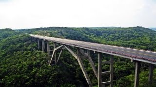preview picture of video 'Mirador Puente de Bacunayagua'