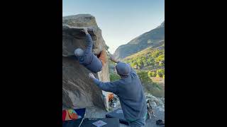 Video thumbnail of Squirming Coil, V6. Morrison
