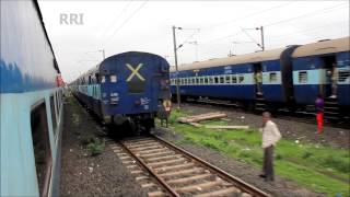 preview picture of video 'TN Exp overtakes LTT Kamayani Express and Nagpur Passenger at Nishtpura'