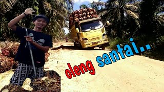 preview picture of video 'truck sawit //Trip pertama di bulan ramadhan #4'