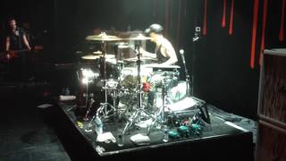 Sum 41 @ Paris, FRA 23/02/16 - Welcome To Hell (drum solo)