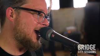 Assista as performances de Odd Robot para Bridge City Sessions