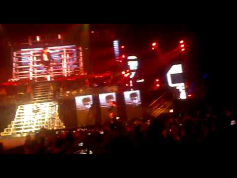 JUSTIN BIEBER ATLAS ARENA 25.03.2013 SHE DON'T LIKE THE LIGHTS/RACK CITY CHICK/DIE IN YOUR ARMS