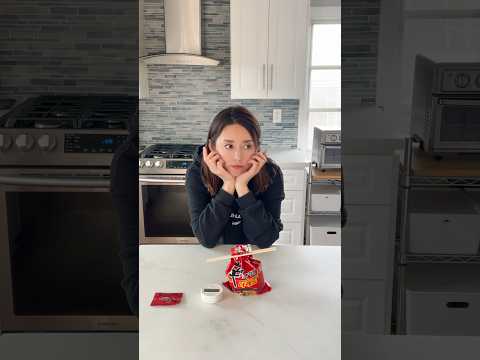 For a hassle-free solo lunch that doesn't require washing up, Ppoguri Ramen. #koreannoodles #뽀글이