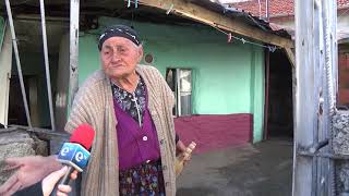 Електрически стълб в двор на къща в хасковския квартал "Възраждане"
