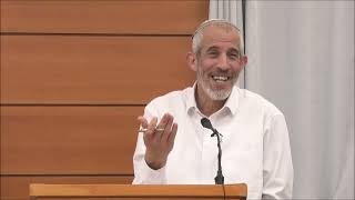 אורו של משיח [פרשת וישב] | הרב אוהד תירוש (ישיבת בני דוד) - התמונה מוצגת ישירות מתוך אתר האינטרנט יוטיוב. זכויות היוצרים בתמונה שייכות ליוצרה. קישור קרדיט למקור התוכן נמצא בתוך דף הסרטון