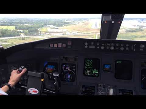 CRJ900 cockpit landing