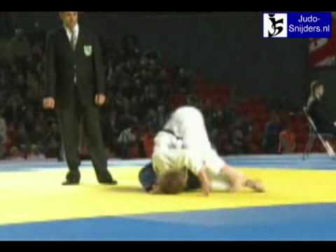Judo 2009 Tbilisi: Nareks (SLO) - Bravik (NED) [-52kg].