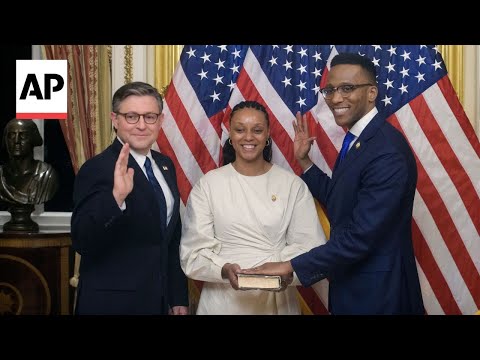 Video Thumbnail: Texas Democrat takes oath of office, shrinking GOP House majority