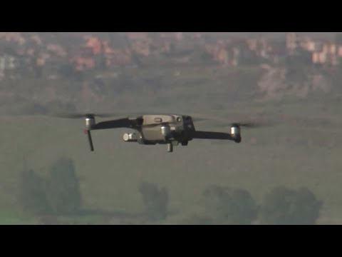美國將允許小型無人機在人的上空和夜間飛行。 (U.S. to allow small drones to fly over people and at night)