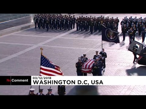 الرئيس جورج بوش الأب يعود إلى واشنطن في رحلة أخيرة
