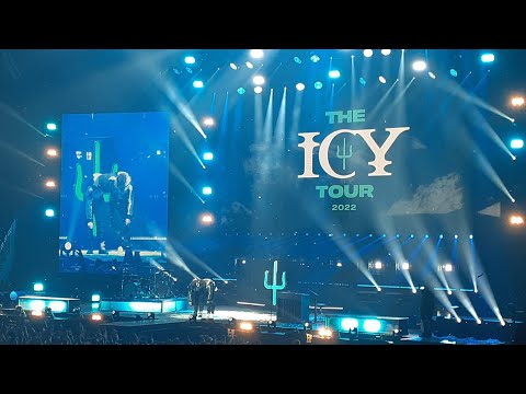Twenty One Pilots "Lane Boy" (ending clip) w/ Redecorate" verse [The Icy Tour]