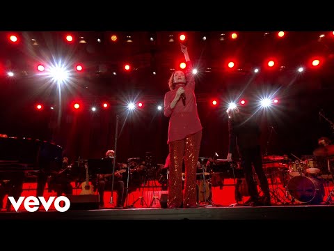 Videoclip de Besaré El Suelo (En Directo. Solo Esta Noche 21/7/2021) — Luz Casal