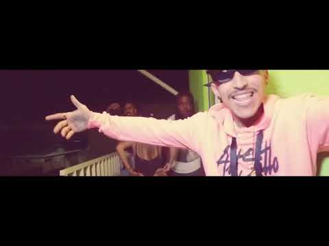 MC SHAT - Trajadão no baile (Official Music Video)