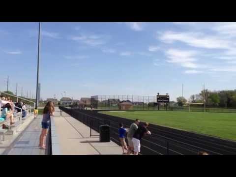 Alicja wygrywa bieg na 100 metrow