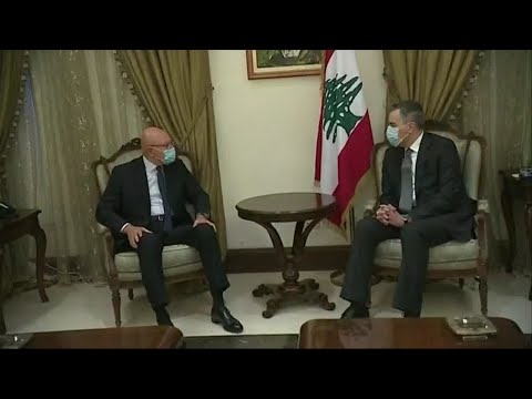 البابا فرنسيس يدعو لعدم ترك لبنان "في عزلته" ورئيس الحكومة المكلف يجري مشاورات لتشكيل حكومته