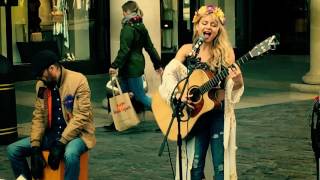 Sammie Jay Street Performer singing Man&#39;s World and Falling Mashup