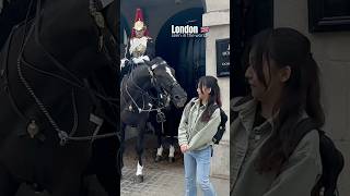 This girl is iron, the horse tried to bite her 3 times but she didn&#39;t budge #kingshorseguards