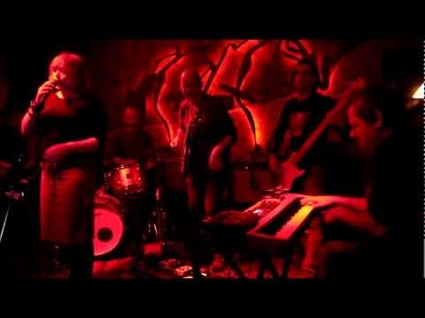 Στο άδειο μου πακέτο - Happy Dog Project (at Duende)