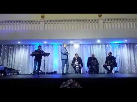 Circe Santos Bellydancer junto a Tony Mouzayek e banda