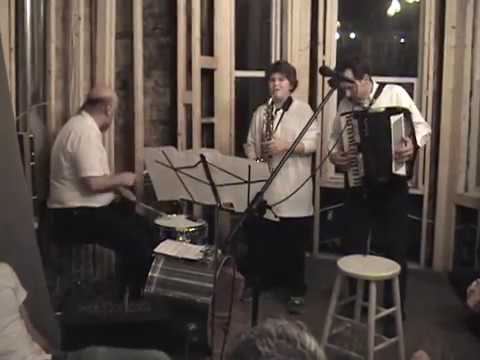 Dragging The Stone feat. Leo P 12 bar improv from Drywall 22 (9/22/06)