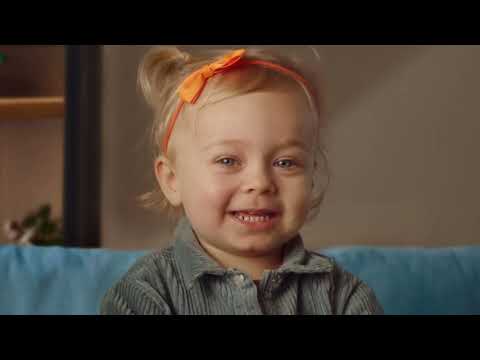 ITAÚ - FELIZ 2022 - Com a Alice, que fala palavras difíceis e Fernanda Montenegro - Comercial de TV