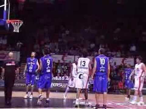 37 03-11-07 BCO-Aalst - Vrijworpen voor Veselin Petrovic.mpg