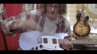 Video thumbnail for Squier Bullet FSR Competition Mustang by Regent Sounds