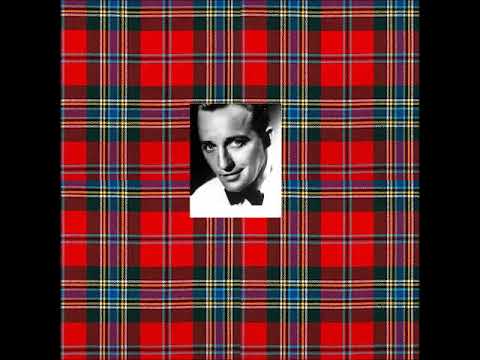 Videoclip de Almost Like Being In Love — Bing Crosby