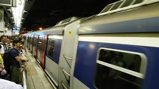 港鐵東鐵綫沙田往紅磡的特別短途列車駛入沙田站3號月台