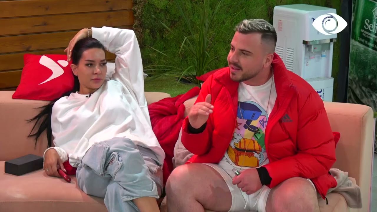 Ke 700 fytyra/ Debat i ashpër Ronaldo-Nita